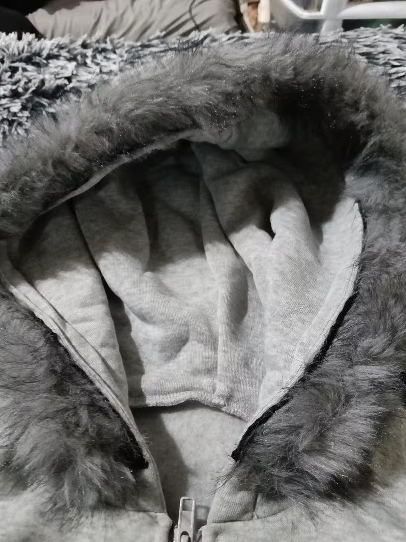 Hoodie Gótico con Cierre y Cuello de Pelo Sintético Gris